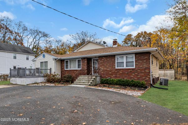 Exterior, Facade, Brick Facade, Split Level