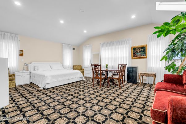 Bedroom, Dining room, Interior, Recessed Lighting