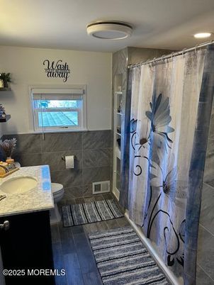 Bathroom, Interior, Recessed Lighting, Wood Texture Flooring