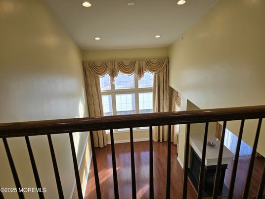 Interior, Recessed Lighting, Wood Texture Flooring