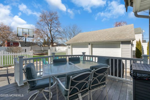 Detached Garage, Exterior
