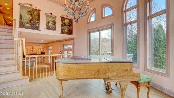 Interior, Piano, Recessed Lighting, Wood Texture Flooring