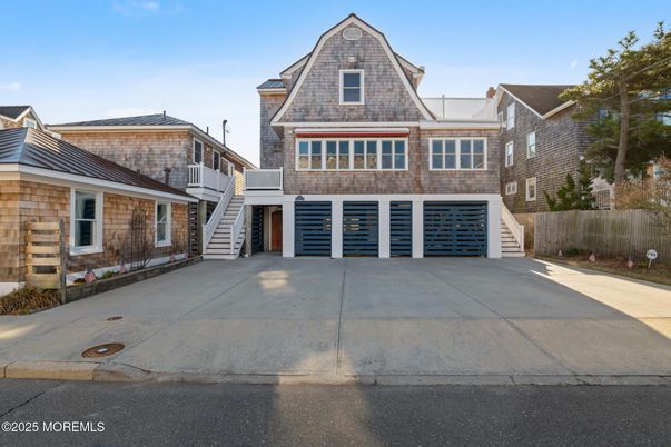Attached, Exterior, Facade, Tudor Revival
