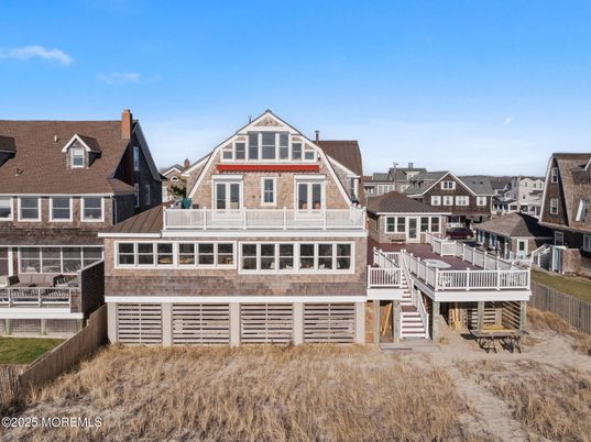 Exterior, Facade, Queen Anne Victorian