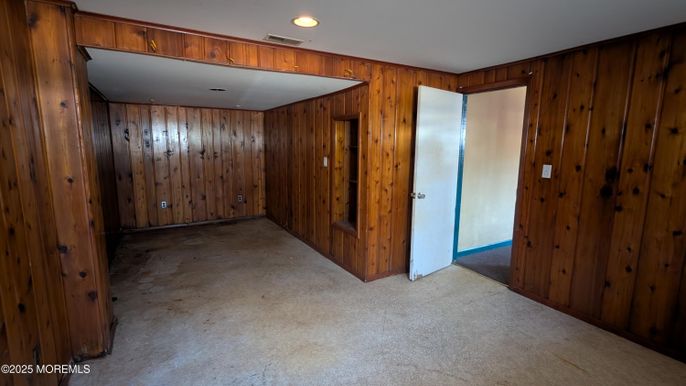 Empty room, Interior, Recessed Lighting, Wooden Walls
