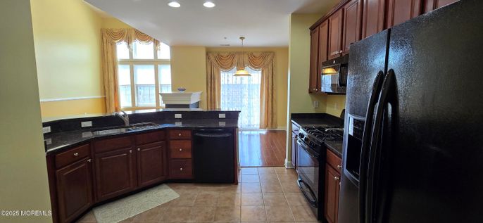 Fireplace, Interior, Kitchen, Pendant Lights, Recessed Lighting