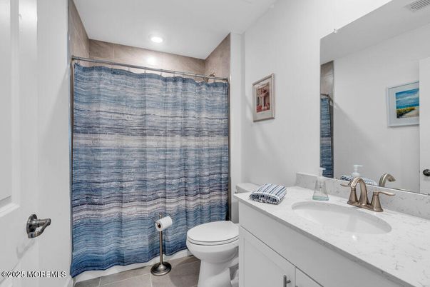 Bathroom, Interior, Recessed Lighting