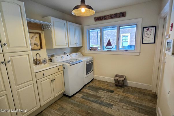 Interior, Pendant Lights, Washer, Wood Texture Flooring