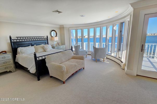 Bedroom, Interior, Recessed Lighting, Water