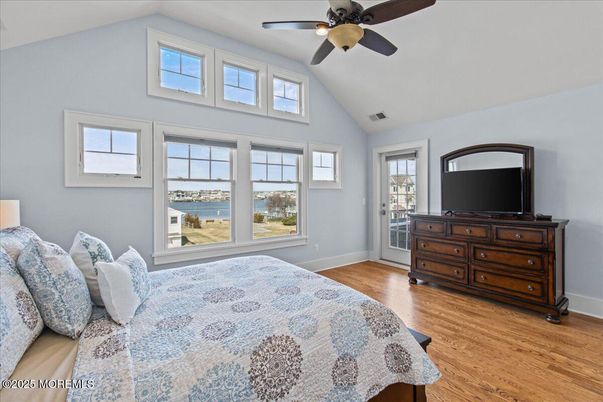 Bedroom, Interior, Water, Wood Texture Flooring