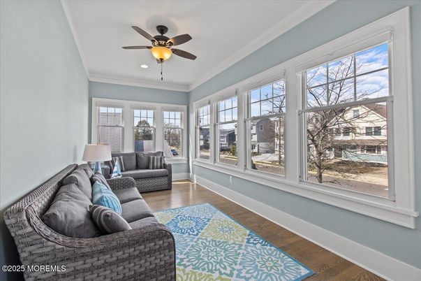 Interior, Living room, Recessed Lighting, Sun Room, Wood Texture Flooring