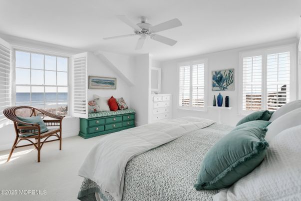 Bedroom, Interior, Water