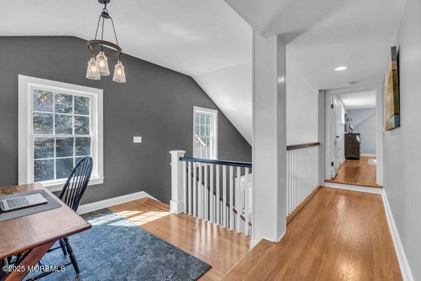 Interior, Pendant Lights, Recessed Lighting, Wood Texture Flooring