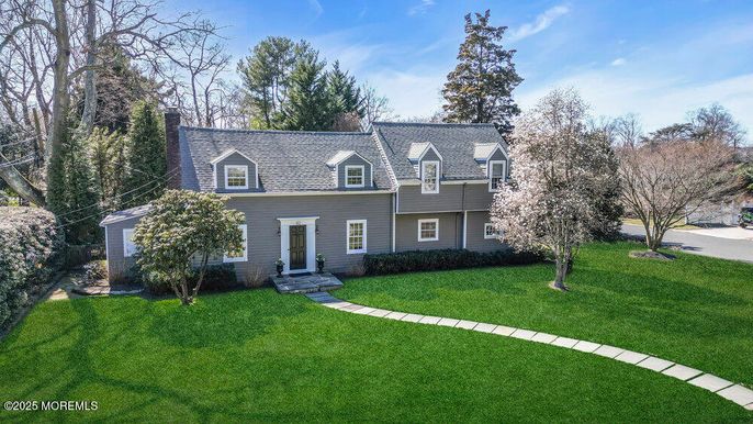Exterior, Facade, Cape Cod