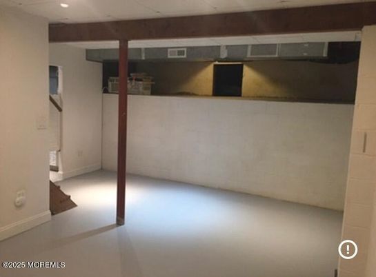 Empty room, Interior, Recessed Lighting, Wooden Beams