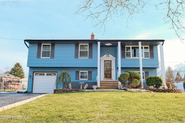 Attached, Exterior, Facade, Raised Ranch