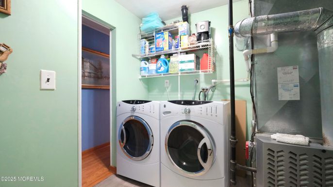 Interior, Washer, Wood Texture Flooring