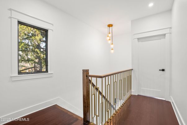 Interior, Pendant Lights, Recessed Lighting, Wood Texture Flooring