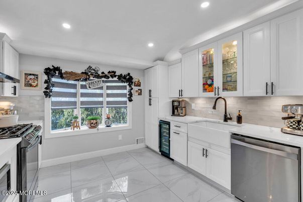 Interior, Kitchen, Marble, Recessed Lighting, Stainless Steel Appliances