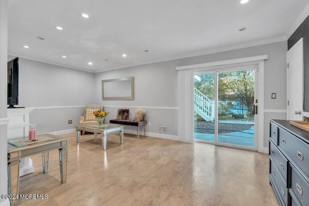 Interior, Living room, Recessed Lighting, Wood Texture Flooring