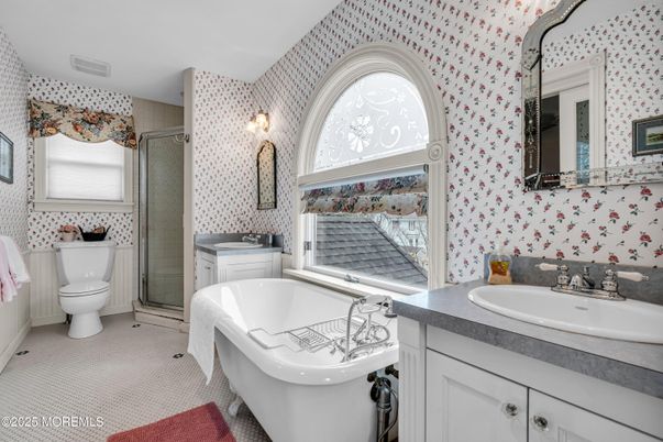 Bathroom, Dual Sink Vanities, Interior