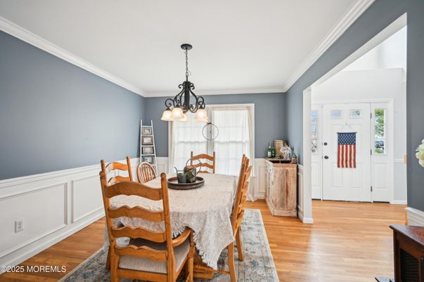 Chandelier, Dining room, Interior, Pendant Lights, Wood Texture Flooring