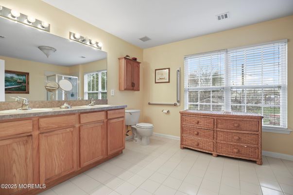 Bathroom, Dual Sink Vanities, Interior