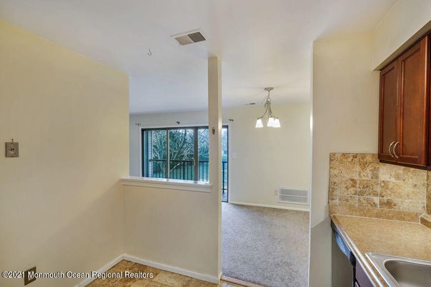 Empty room, Interior, Pendant Lights