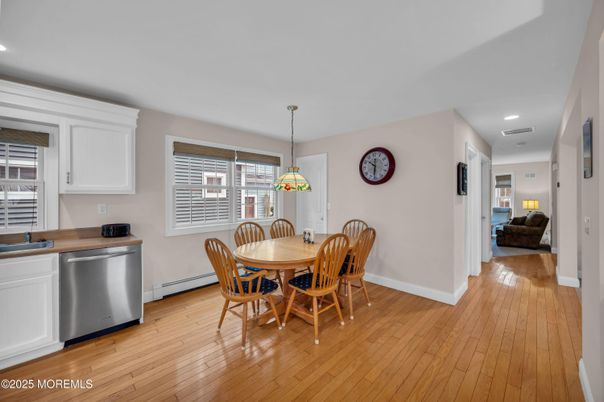Dining room, Interior, Kitchen, Pendant Lights, Recessed Lighting, Wood Texture Flooring