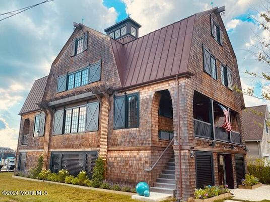 Exterior, Facade, Brick Facade, Rowhouse