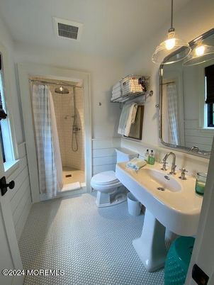 Bathroom, Glass Shower, Interior, Pendant Lights