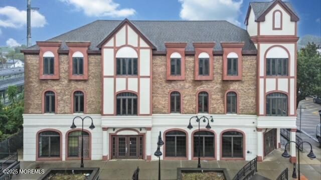 Exterior, Facade, Rowhouse