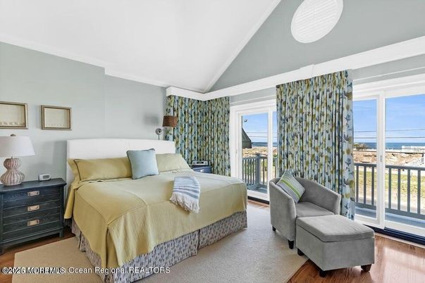Bedroom, Interior, Water, Wood Texture Flooring