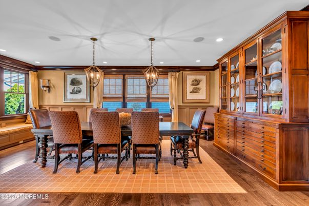 Dining room, Interior, Pendant Lights, Recessed Lighting, Water, Wood Texture Flooring