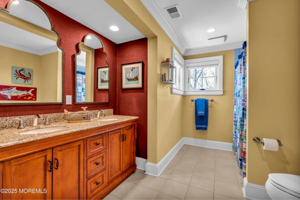 Bathroom, Interior, Recessed Lighting