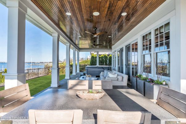 Exterior, Hot Tub, Water