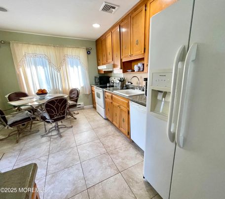 Dining room, Interior, Kitchen, Recessed Lighting