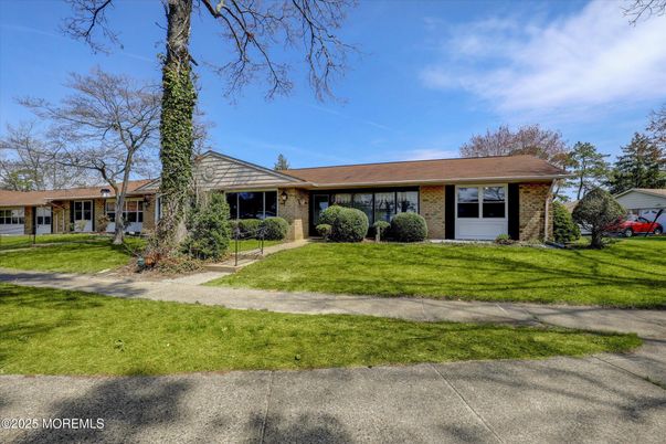 Exterior, Facade, Brick Facade, Ranch