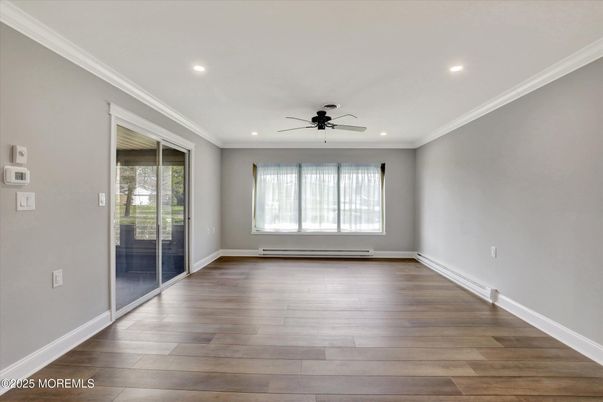 Empty room, Interior, Recessed Lighting, Wood Texture Flooring