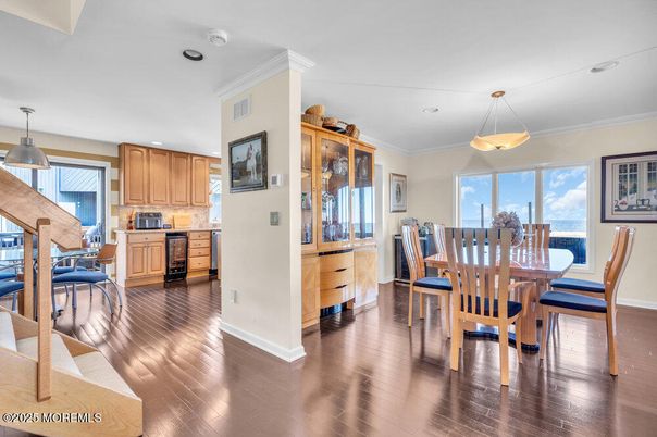 Dining room, Interior, Kitchen, Pendant Lights, Recessed Lighting, Wood Texture Flooring