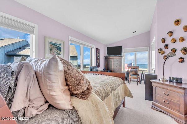 Bedroom, Interior, Water