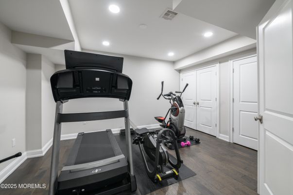 Fitness Equipment, Interior, Recessed Lighting, Wood Texture Flooring