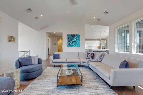 Interior, Living room, Pendant Lights, Recessed Lighting, Wood Texture Flooring