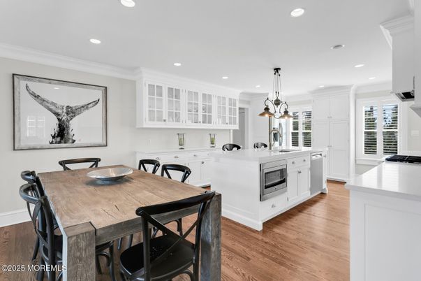 Dining room, Interior, Kitchen, Pendant Lights, Recessed Lighting, Wood Texture Flooring