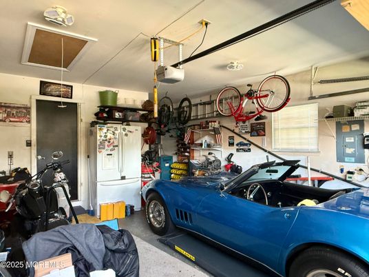 Garage, Interior