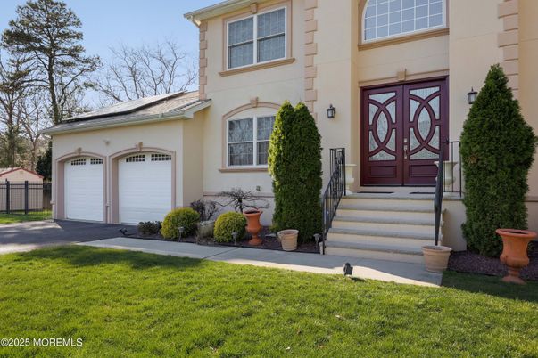 Attached, Exterior, Facade, Mediterranean