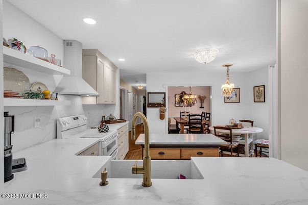 Chandelier, Dining room, Interior, Kitchen, Recessed Lighting, Wood Texture Flooring