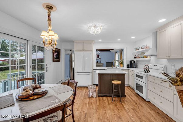 Chandelier, Dining room, Interior, Kitchen, Recessed Lighting, Wood Texture Flooring