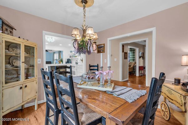 Chandelier, Dining room, Interior, Recessed Lighting, Wood Texture Flooring