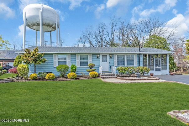 Exterior, Facade, Cape Cod